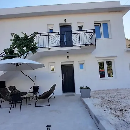 Sunny Apartment Vinisce