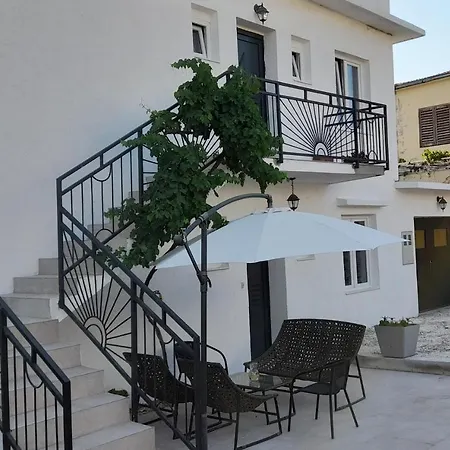 Sunny Lägenhet Vinišće