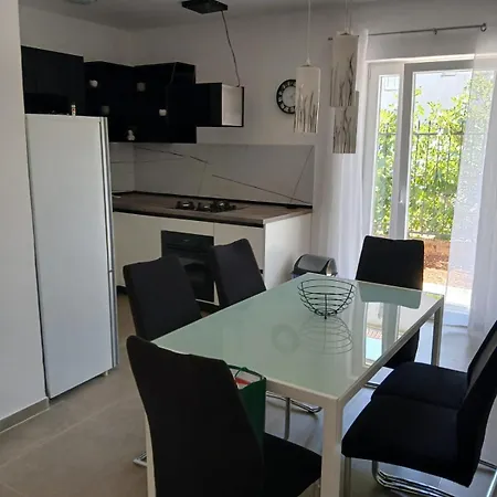 Sunny Lejlighed Vinišće